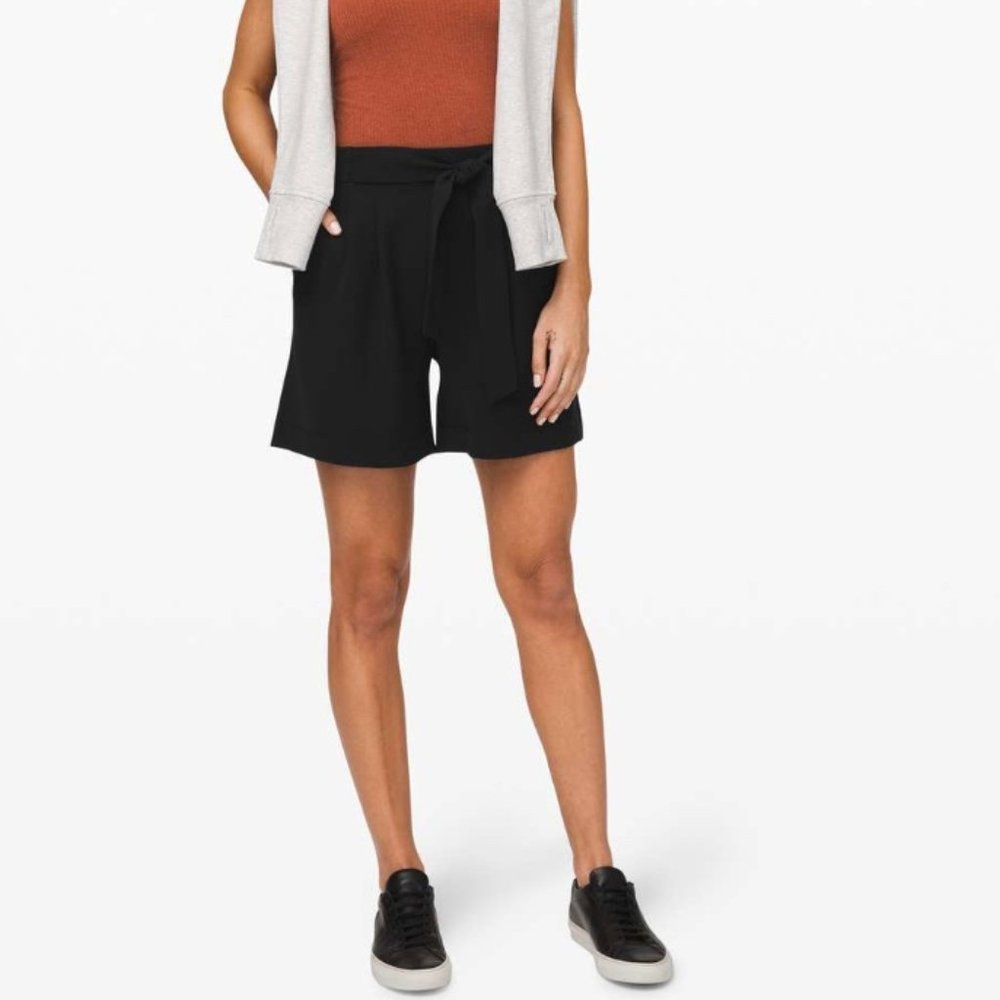 Lululemon Noir Short in Black